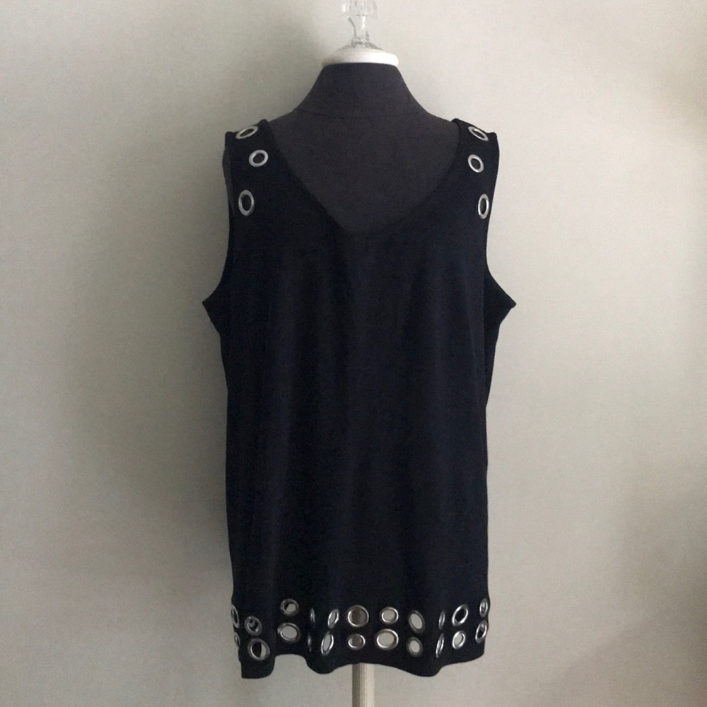 Grommet tank
